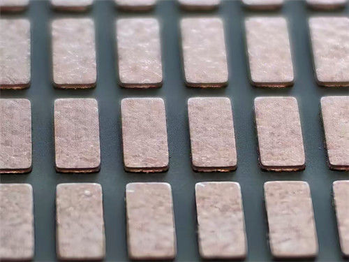 6 camadas de substrato AlN PCB cerâmico de 1,5 mm de espessura para transmissão de sinal sem problemas com protótipos de ouro de imersão disponíveis.