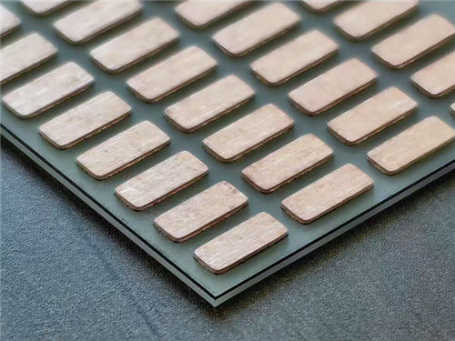 6 camadas de substrato AlN PCB cerâmico de 1,5 mm de espessura para transmissão de sinal sem problemas com protótipos de ouro de imersão disponíveis.